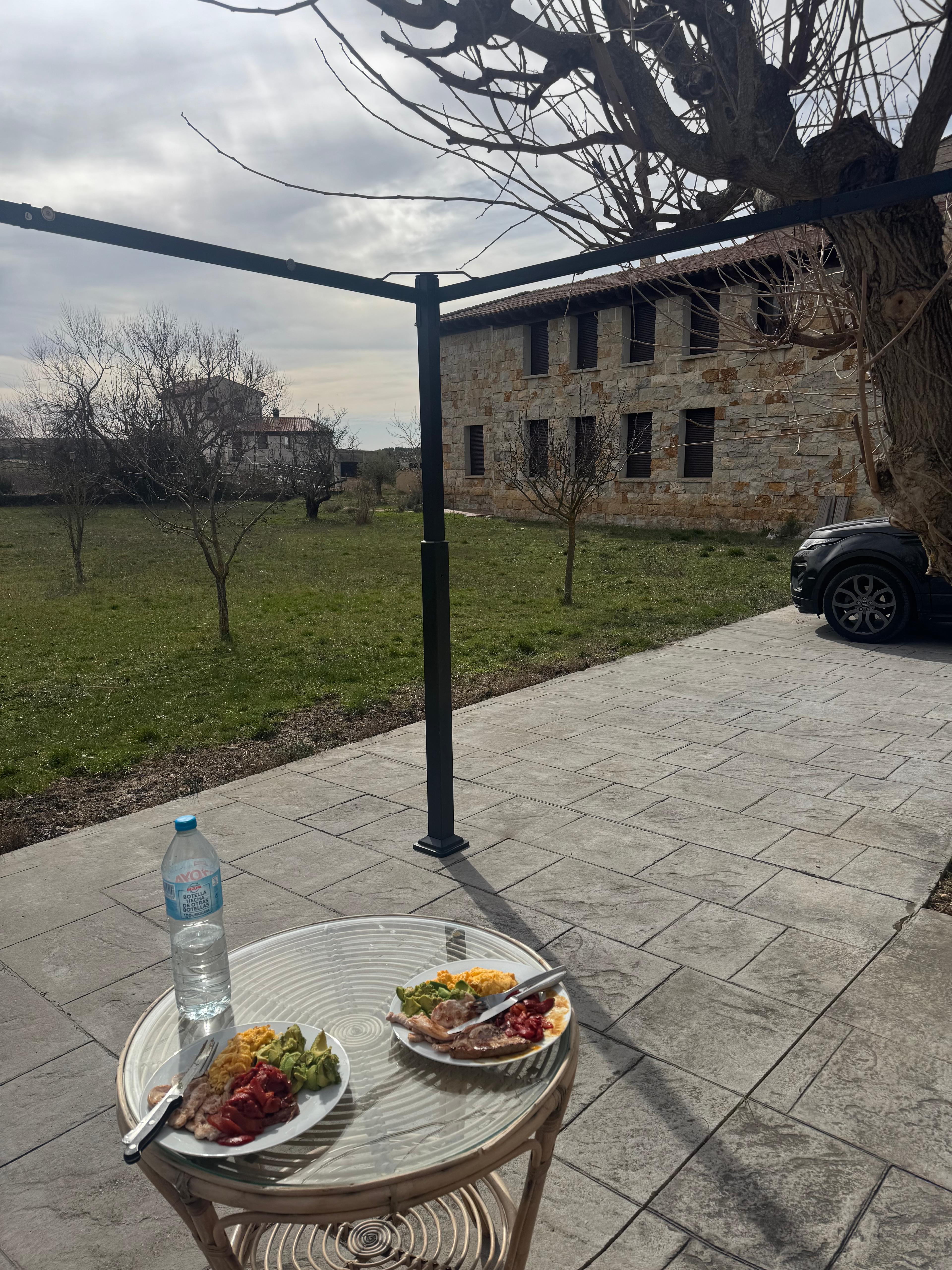 Behind the scenes 22